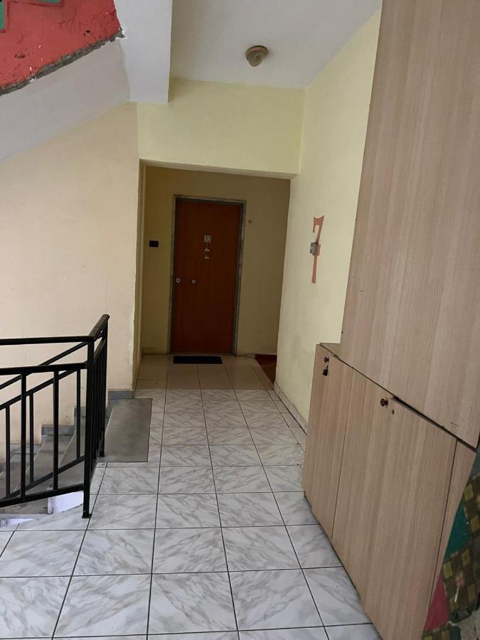 Evis House Daire Tiran Dış mekan fotoğraf